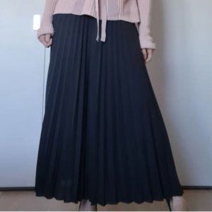 Roberto Collina Made in Italy Black Midi skirt - Size S